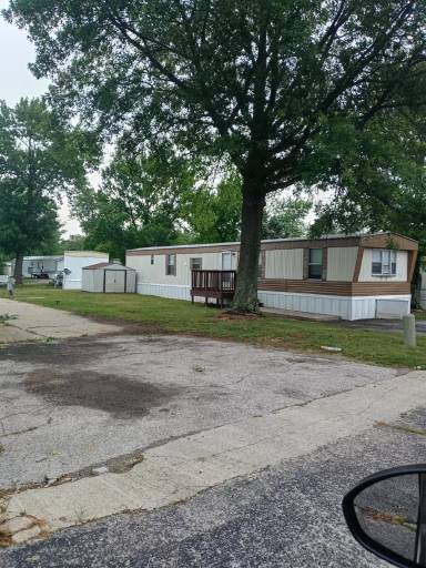 Main picture of 423 Golden Acres Dr