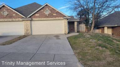 Main picture of 211 Rentz Place Cir
