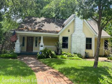 Main picture of 811 E 46th St