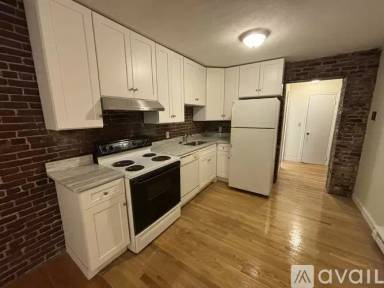 Main picture of 98 Tyler St