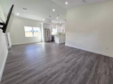 Main picture of 4966 Andrew Ave