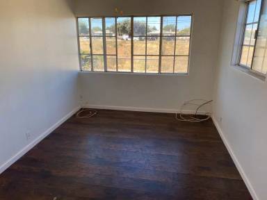 Main picture of 16337 Walnut St