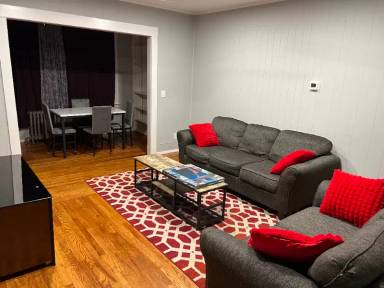 Main picture of 44 Noble St