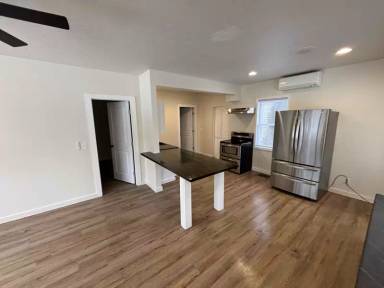 Main picture of 107 N Main St