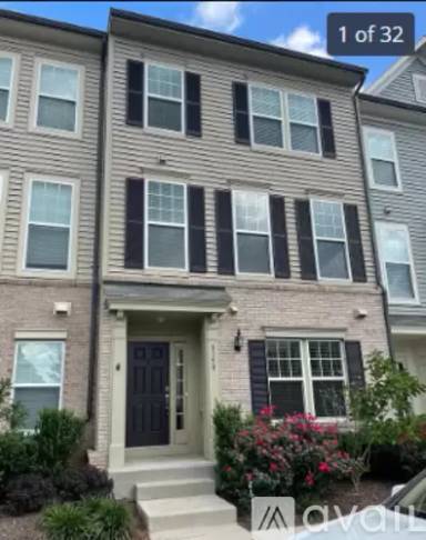 Main picture of 8150 Honey Bee Way