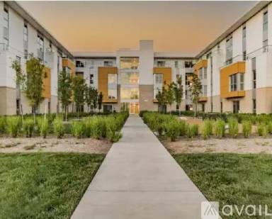 Main picture of Crystal Flats