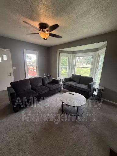 Main picture of 1838 J Ave NE