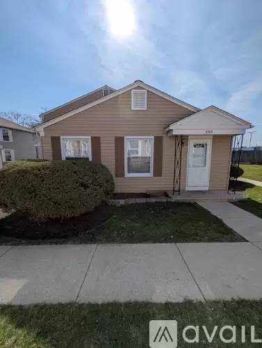 Main picture of 439 James Ct