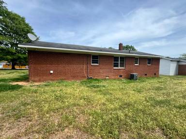 Main picture of 1223 Masonic Dr