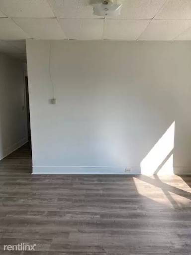 Main picture of 410 E 2nd St