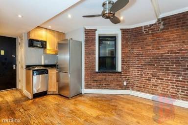 Main picture of 209 E 25th St