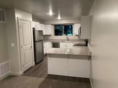 Main picture of 133 N Rock Canyon St