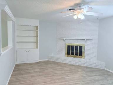 Main picture of 625 SW 68th St