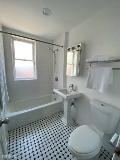 Main picture of 506-18 W Deming Pl
