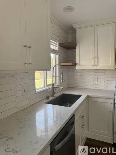 Main picture of 410 Dunkirk Ct