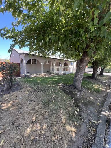 Main picture of 4912 Skyway Dr