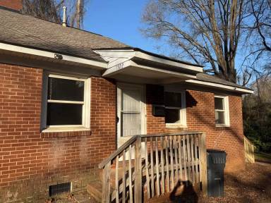 Main picture of 1516 Effingham Rd