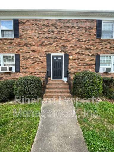 Main picture of 1045 E Meadow Dr