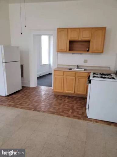 Main picture of 202 Academy St