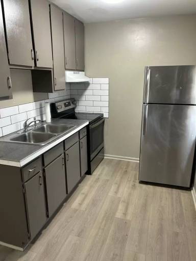 Main picture of 828 Meadow Ridge Ct