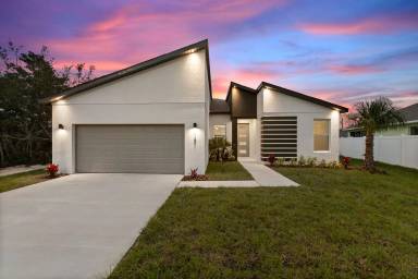 Main picture of 127 Maple Dr
