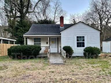 Main picture of 203 Cromwell Ave