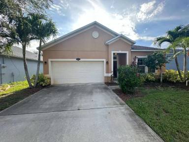 Main picture of 3995 Aria Dr