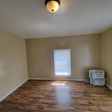 Main picture of 825 Division St