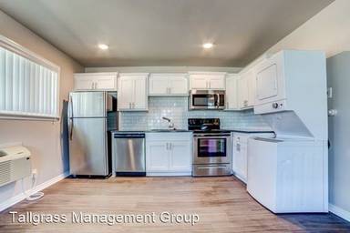 Main picture of 2628 E 8th St