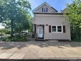 Main picture of 202 Exchange St