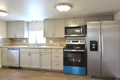 Main picture of 575 W 8th St