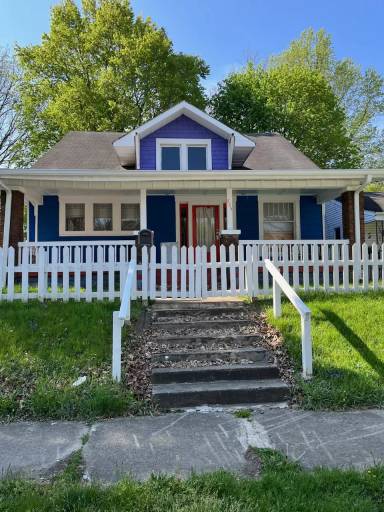 Main picture of 735 W 3rd St