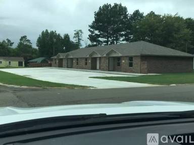 Main picture of 1073 N Erie Ave