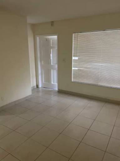 Main picture of 2700 Johnson St