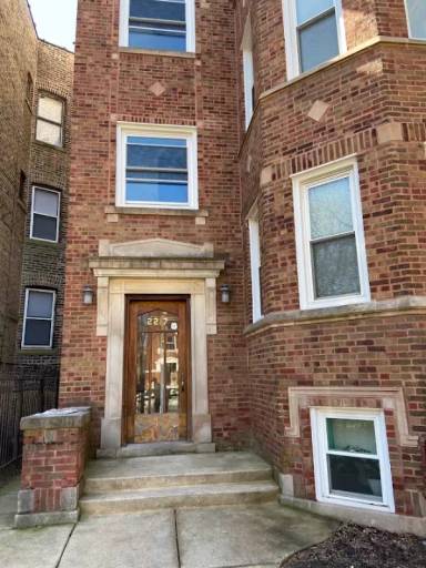 Main picture of 2217 W Rosemont Ave