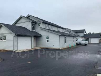 Main picture of 2010 Aaron Dr