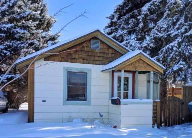 Main picture of 706 N Tracy Ave