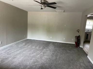 Main picture of 421 S McComas St