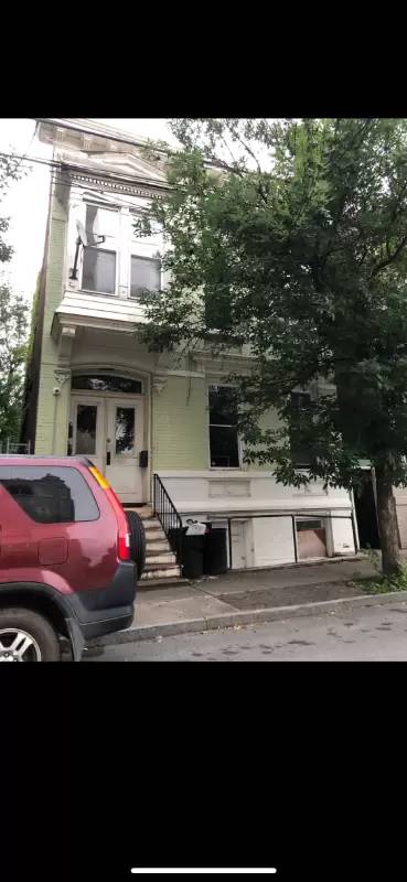 Main picture of 3038 6th Ave