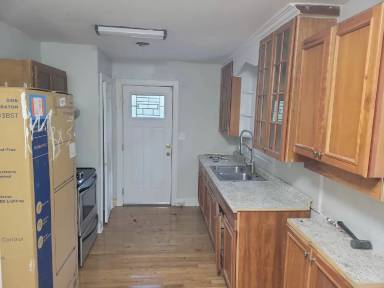 Main picture of 1819 Grayson St