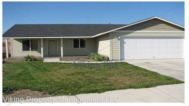 Main picture of 2419 NE Jackalope Ct