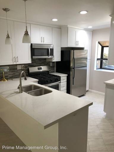 Main picture of Lakeridge Whittier Condo