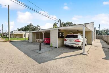 Main picture of 8001 Brevard Ave