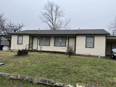 Main picture of 104 W Halstead Ave
