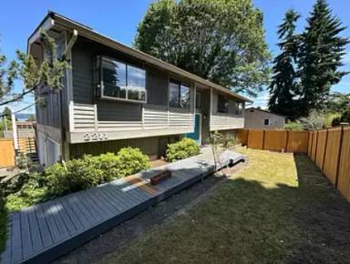 Main picture of 2211 Dogwood St NE