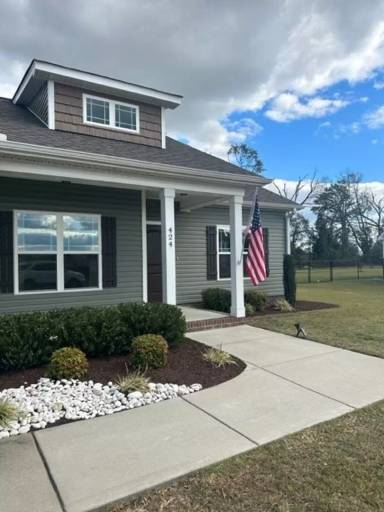 Main picture of 424 Willow Pond Dr