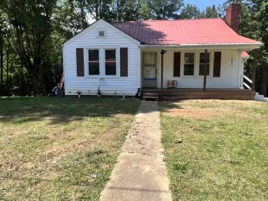 Main picture of 243 Boomer Comm Center Road - 1