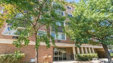 Main picture of 7120 N Sheridan Rd