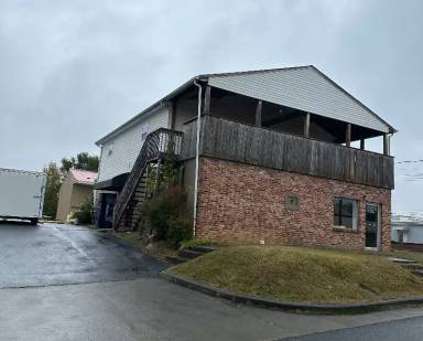 Main picture of 311 Lark St