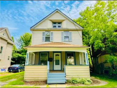 Main picture of 72 E Mapledale Ave
